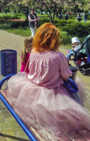 На всю скамейку