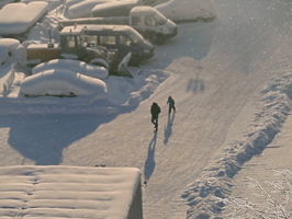 Ё идЁт за нами ..