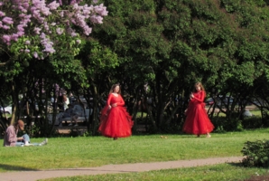 Город. Лето. Девушки