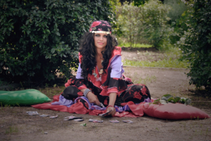 И раскинет она, и разложит.....