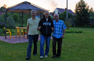 Вечерело... первый закипел