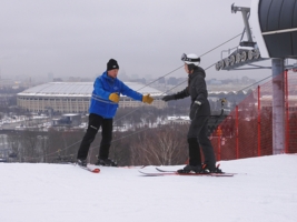 ,, Дайте ж, сударыня, руку, и- раз- два- три...