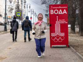 С тех пор и бегу...