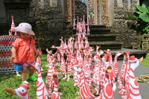 Жили у бабуси