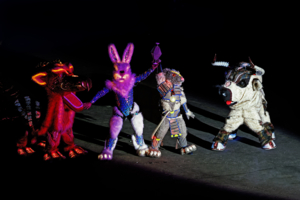 Живёт семья, приличная семья...