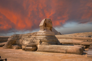 Сфинкс из мифа древнего Египта