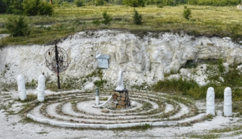 В белой рубахе