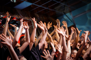 В едином порыве