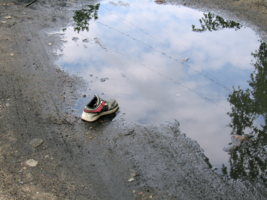 А нам любое море, море по колено...