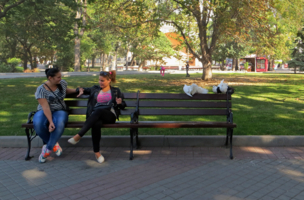 Сплетни живут на лавочке