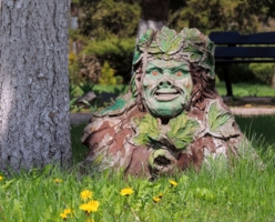 Замаскировался...