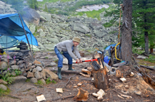 топором помахать
