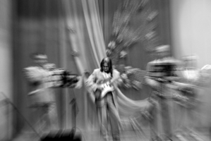 Льётся музыка...