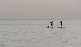 Девушка с веслом