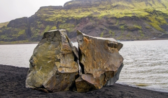 Смотри, кто у нас родился!))