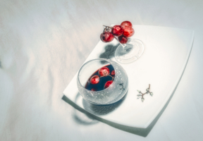 Сломанный бокал.