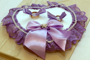 Обручальные кольца.