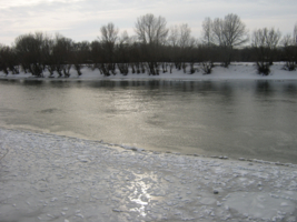 Серенький Днестр