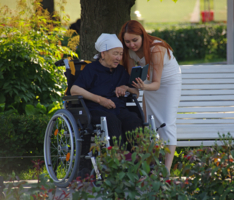 Помочь бабушке