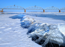 Ледяные торосы на реке Зея