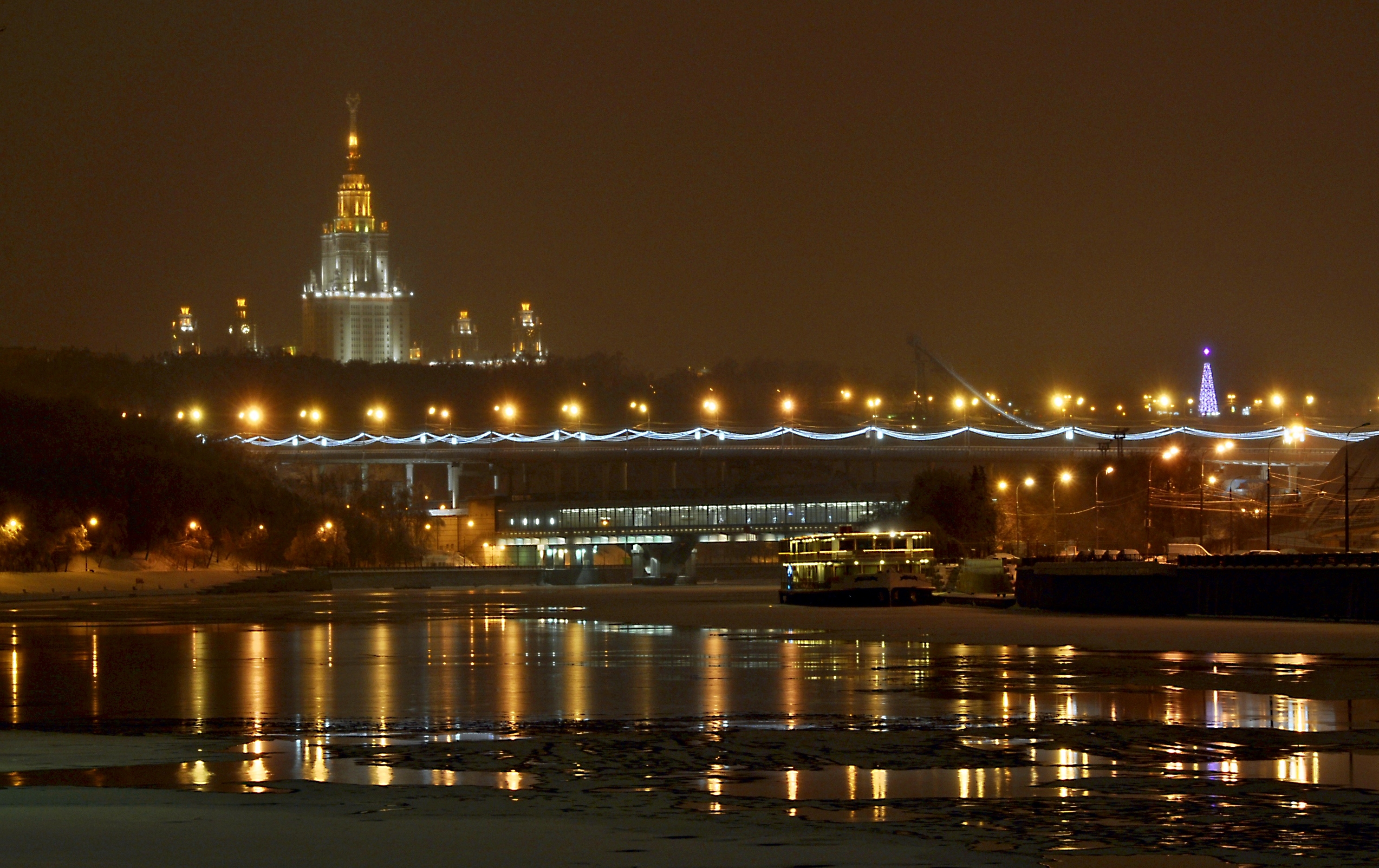 Воробьевы горы москва ночью фото