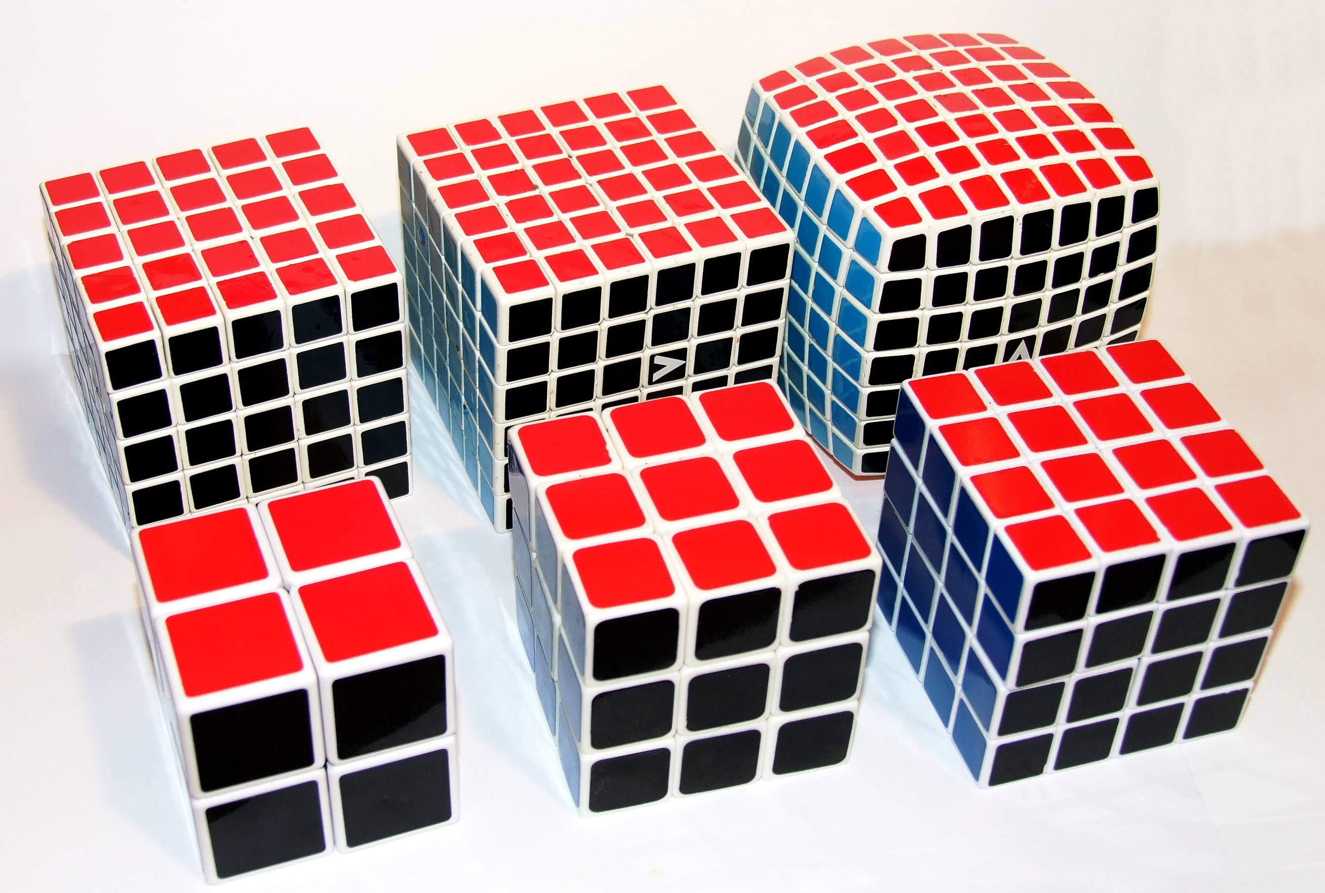 Покажи кубики. 12x12 кубик Рубика. 4x4 кубик Рубика мировой рекорд. Сергей Рябко кубик Рубика. Кубик Рубика Пятнашки.