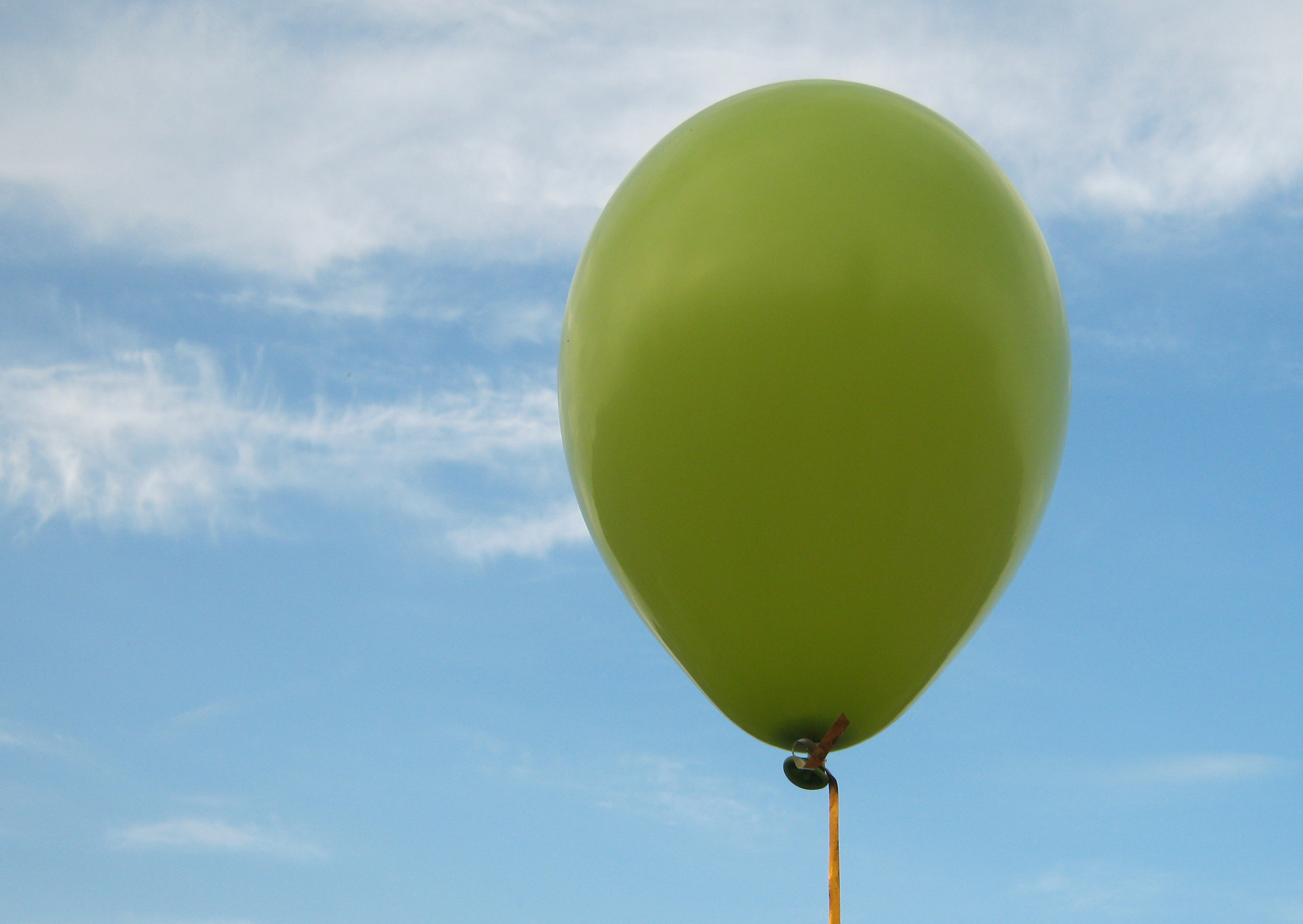 Небольшой легкий шарик. Воздушный шар конкурс. Просто шарик. Конкурсы с воздушными шарами. Воздушный шар груша.