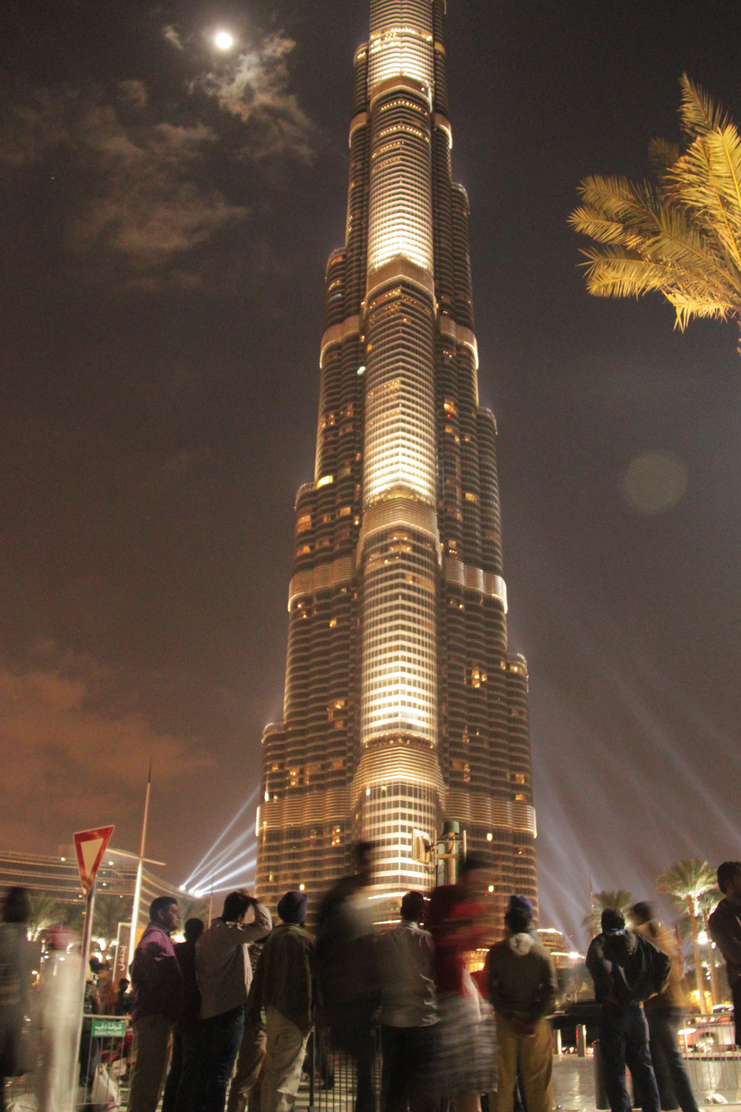 Бурдж халифа горит новости. Бурдж Халифа. Дубай Бурдж Халифа ночью. Дубай Бурдж Халифа Халифа новый год. Борщ Халифа в Дубае ночная.