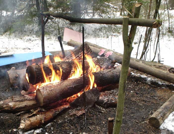 Место у костра зимнее