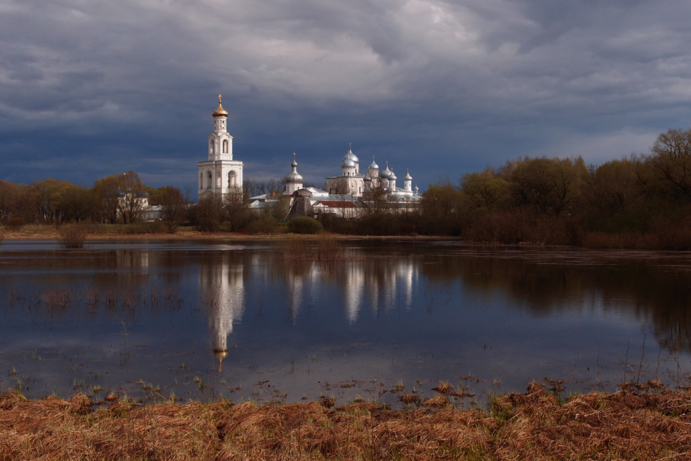 Церковь на берегу Великий Новгород