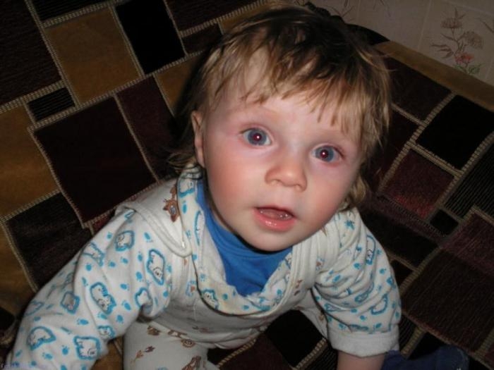 Забавную однако вещицу мама к глазу приложила...