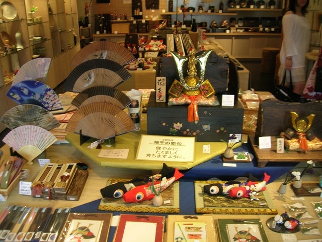 сувенирный магазин в Каназаве (Япония).