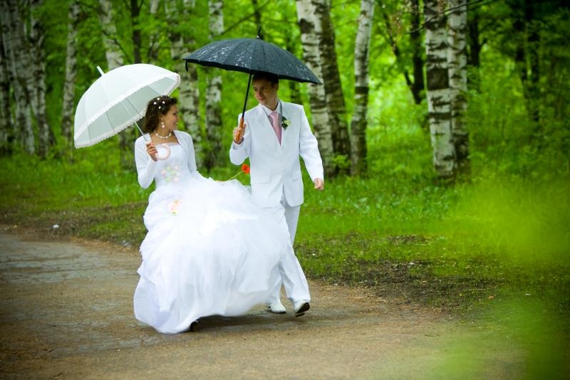Свадьба и капли дождя