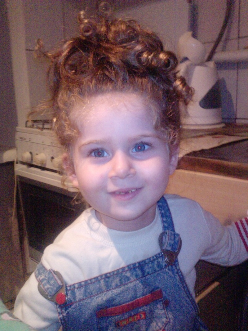 Меня зовут Мария,мне 3 года.