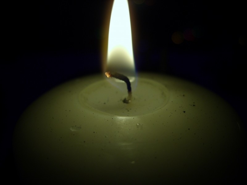 Одинокая свеча