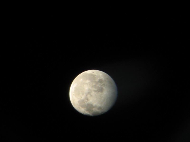 вид луны в телескоп
