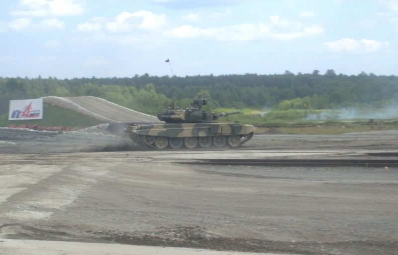 Т-90 в действии.