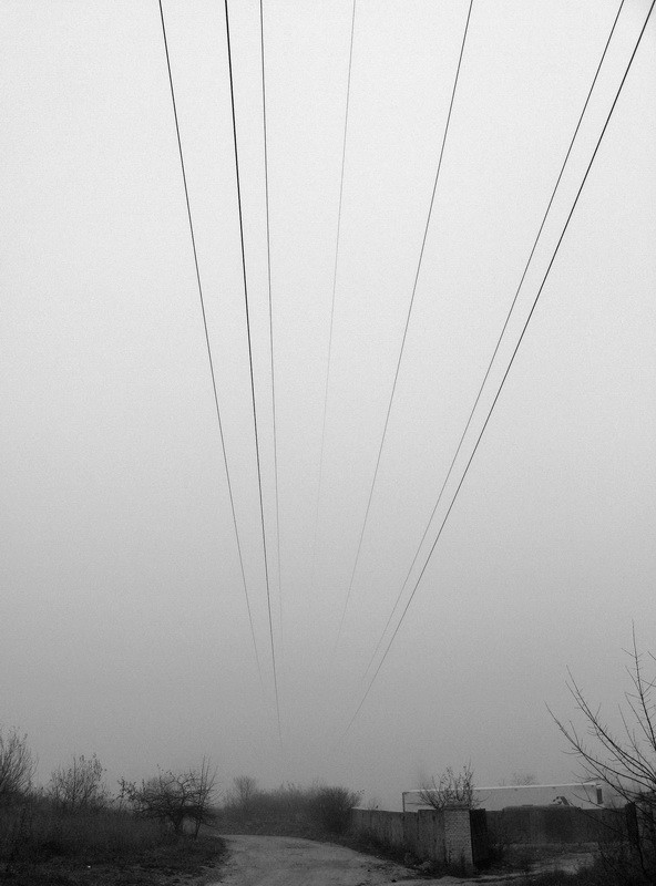 За проводами в туман