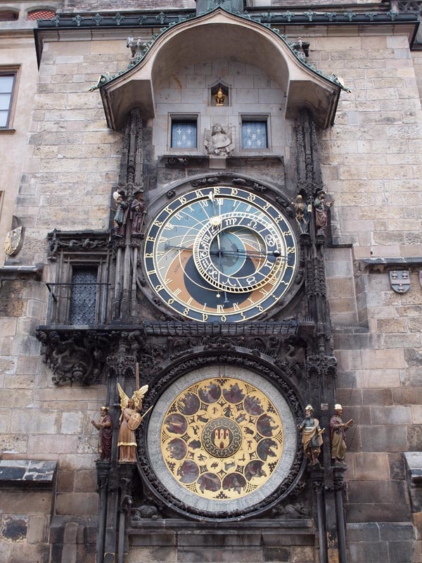 Часы на староместской площади