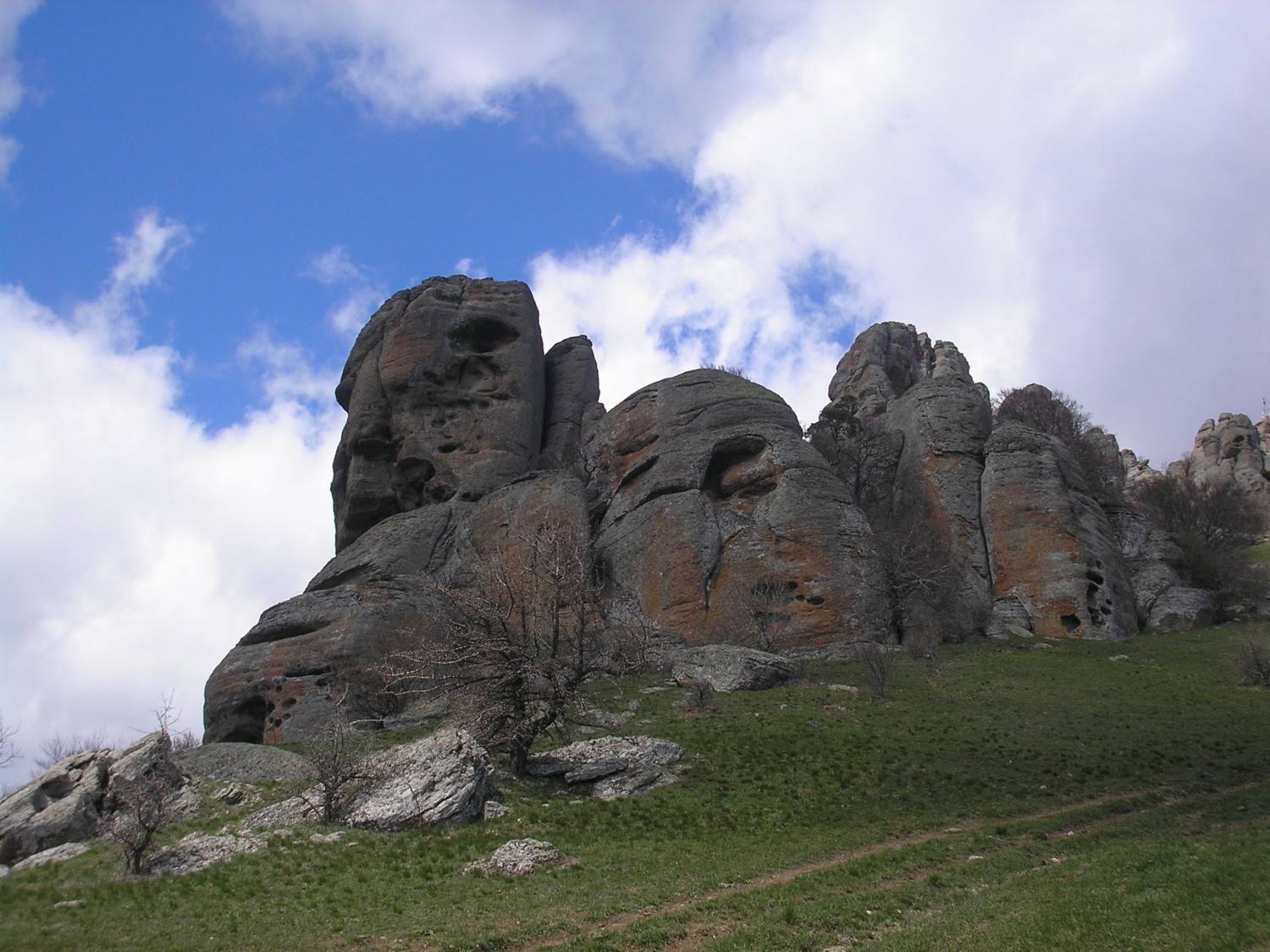 Исполины.