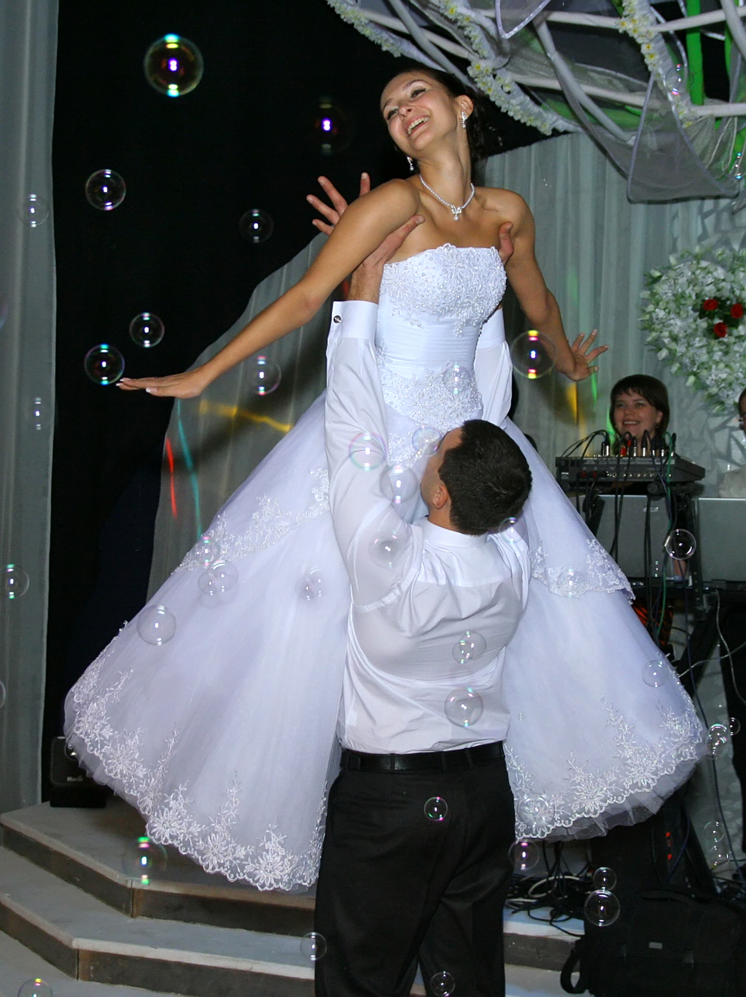 В вихре свадебного танца