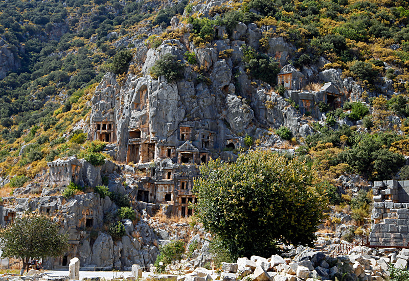 Руины античного города Мира