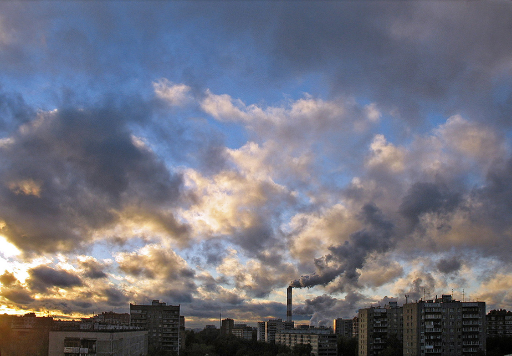 тучи влево, дым вправо ..