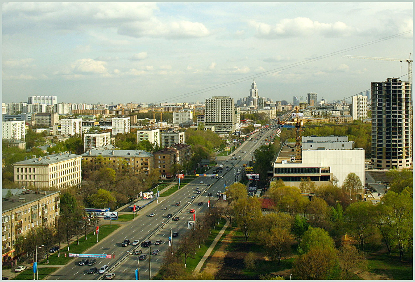 высоко сижу, далеко гляжу