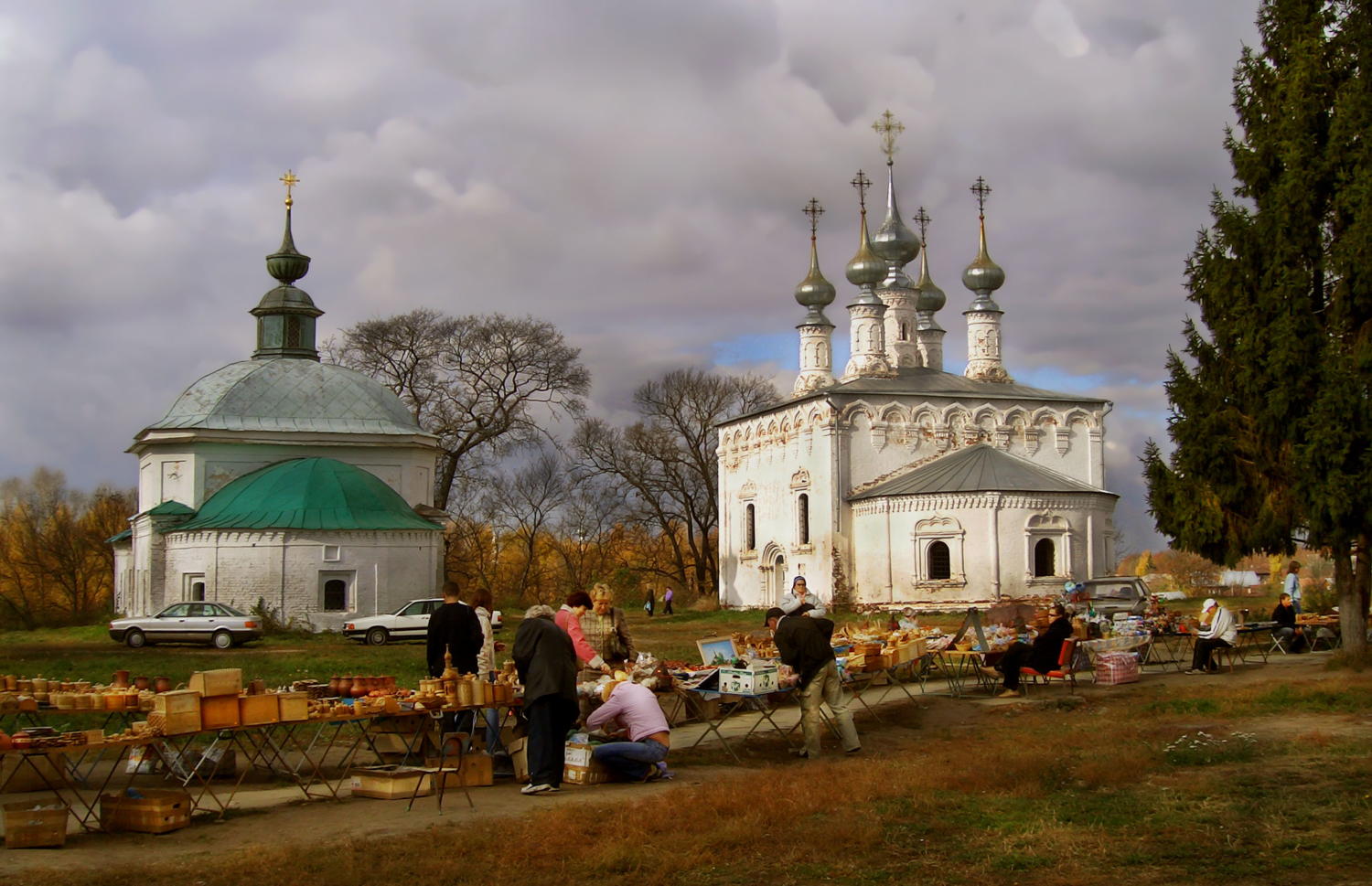 Осень. Последние туристы.