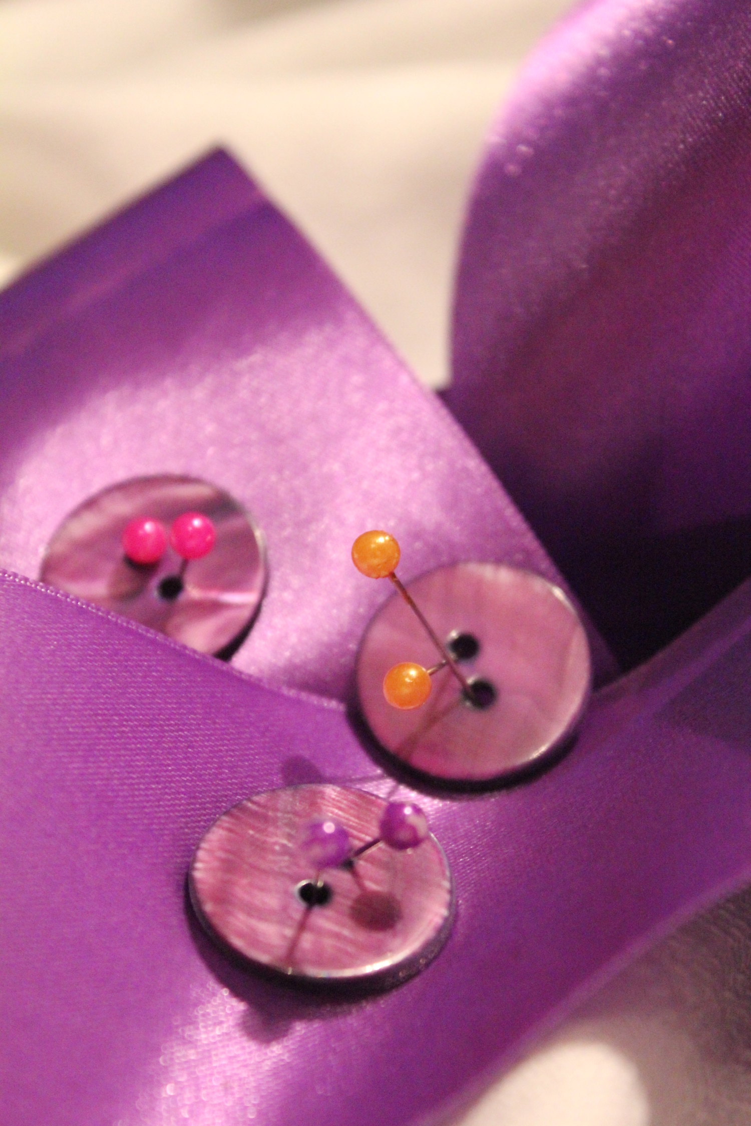 Фиолетовые пуговицы