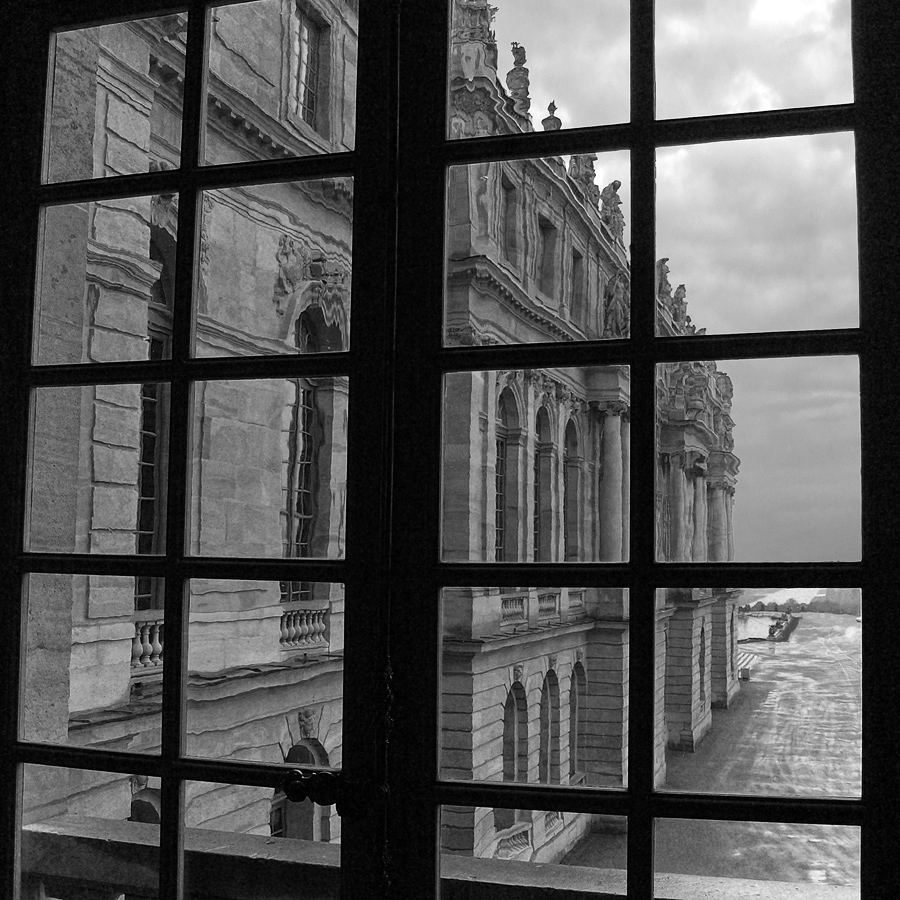 Окно в Версаль
