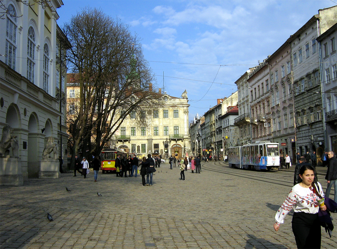 Улицами старого города