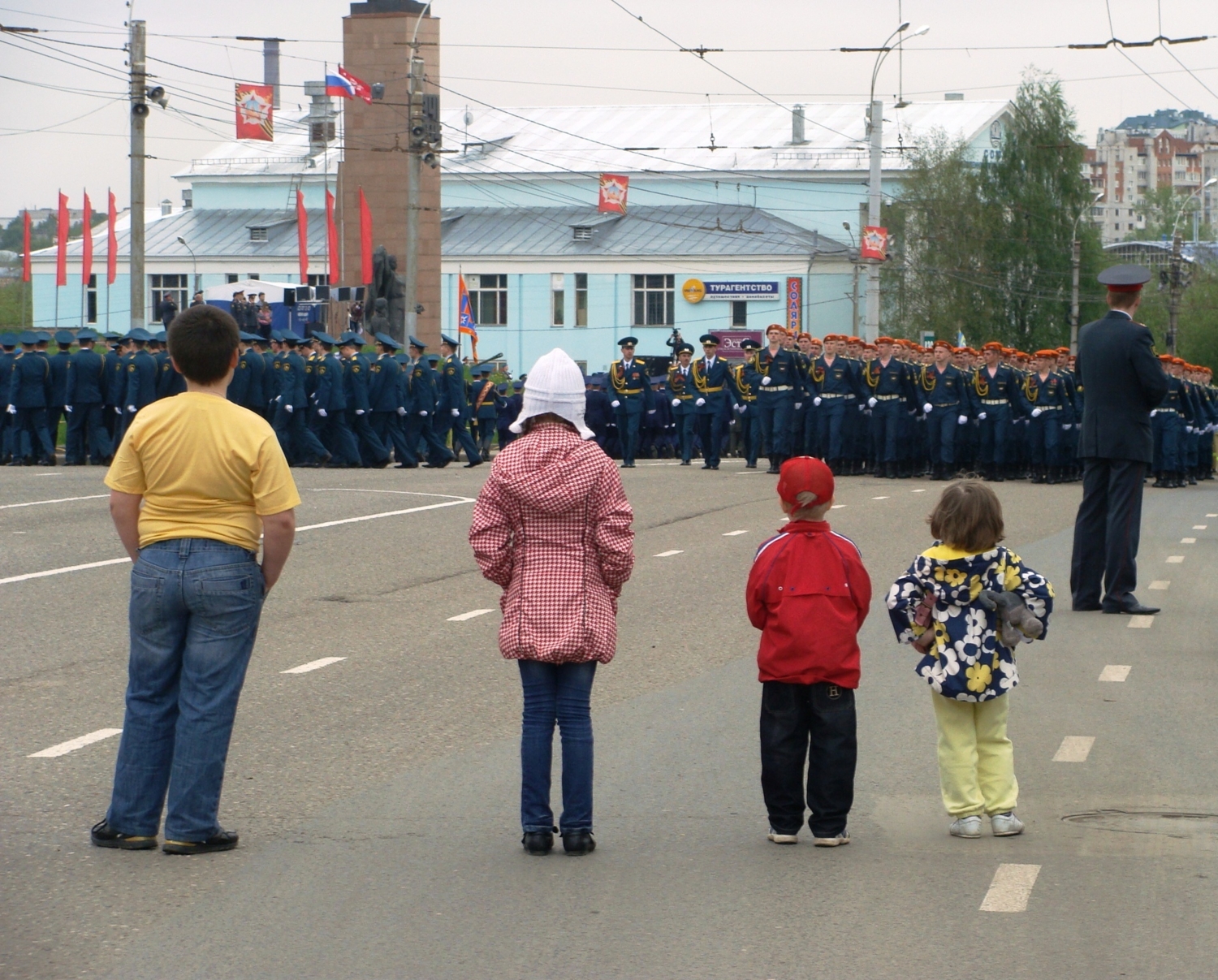 "И каждый думал о своём..."