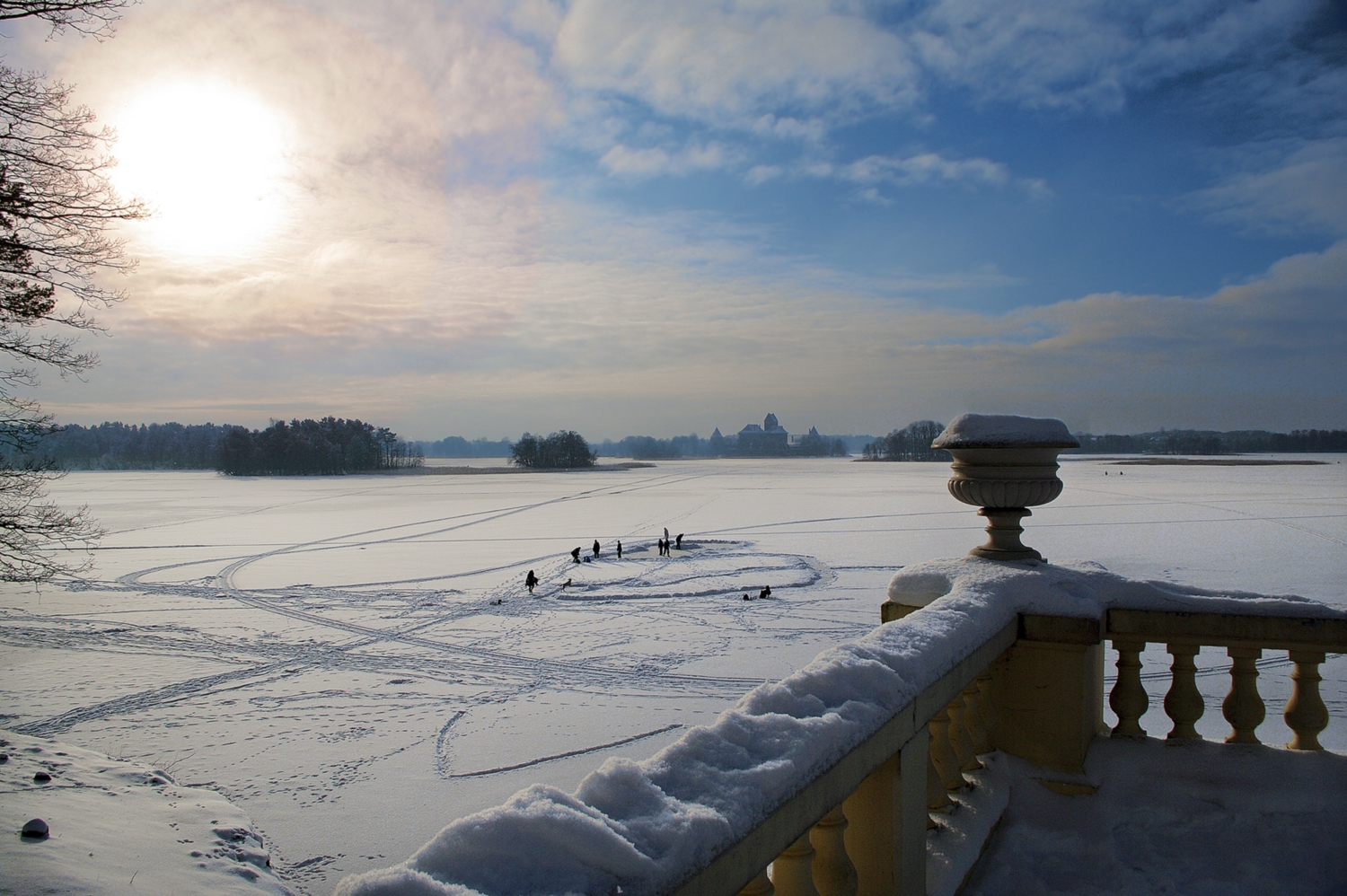 - 27 градусов по Цельсию